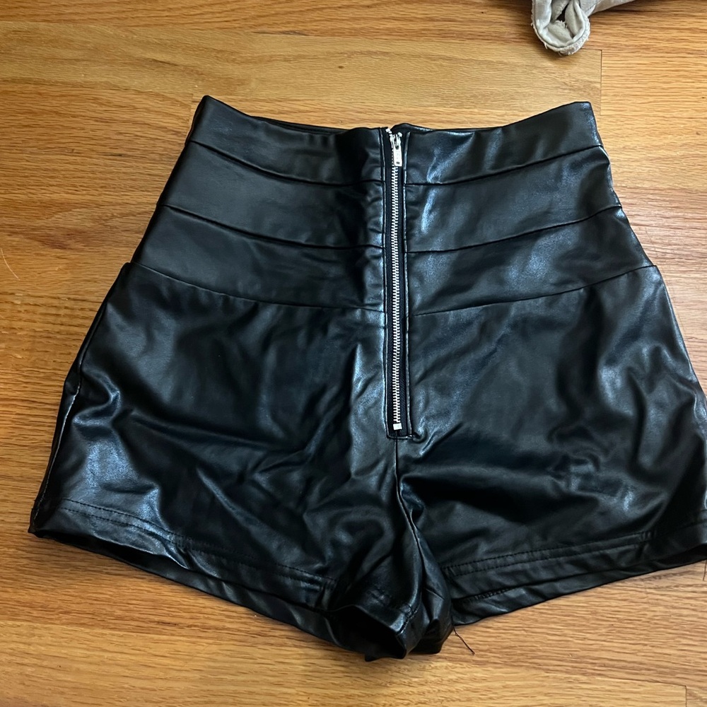 High-Waist Black Faux Leather Women’s Shorts with Front Zip